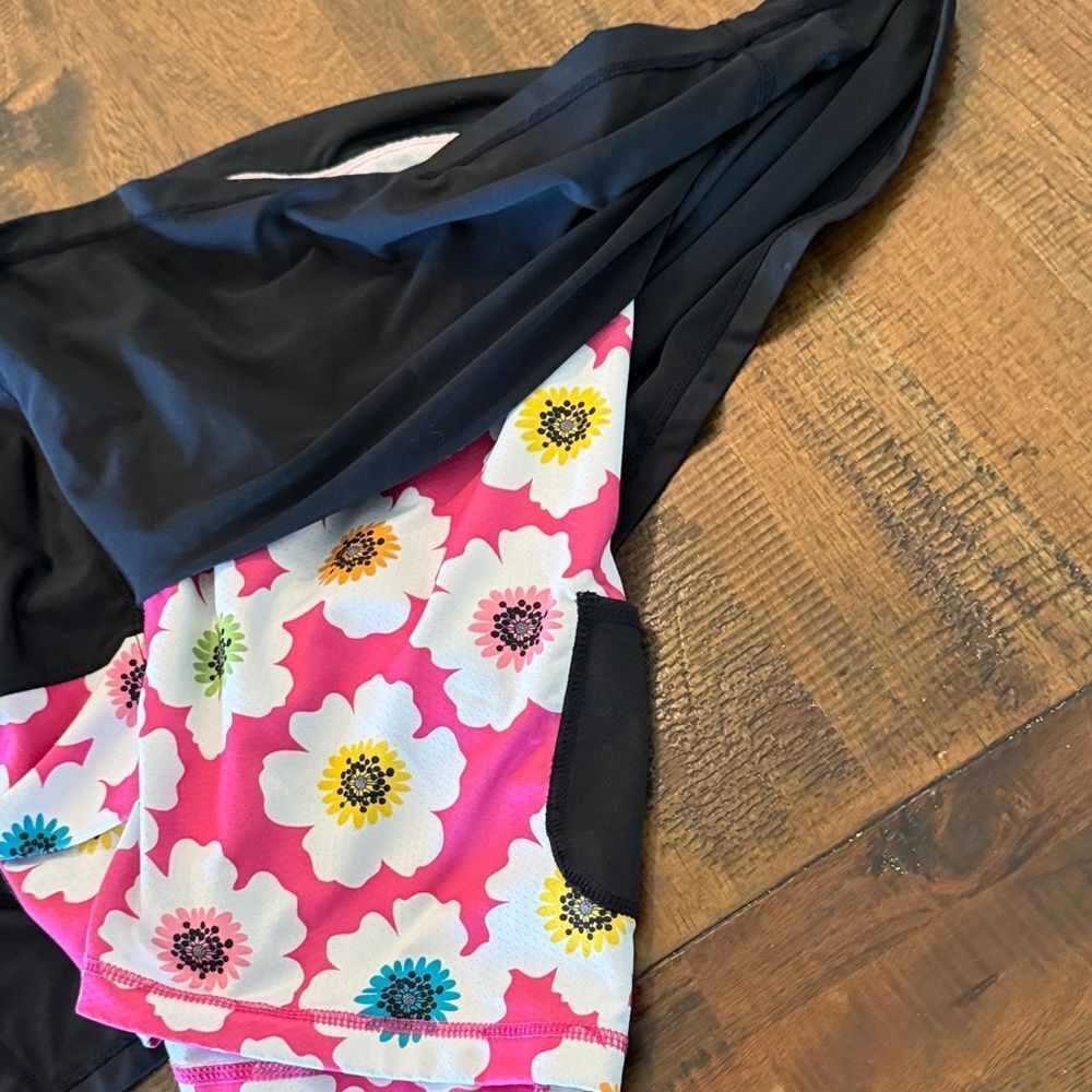 Skirt sports Black Active Skort with Pink Floral Side Panel - Picture 6 of 6